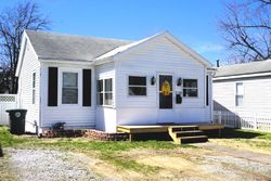 Pre-foreclosure in  HARDING AVE Evansville, IN 47711