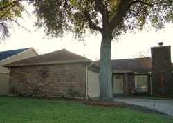 Pre-foreclosure in  COTTONWOOD DR La Porte, TX 77571