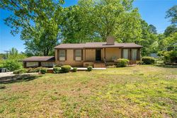 Pre-foreclosure in  OAK DR Pendleton, SC 29670