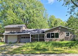 Pre-foreclosure in  GLENN DR Chatham, IL 62629