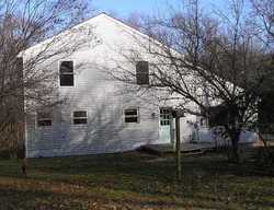 Pre-foreclosure Listing in LONG HWY LITTLE COMPTON, RI 02837