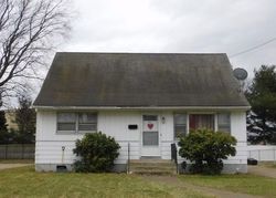 Pre-foreclosure in  S MANOR DR Erie, PA 16505