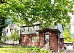 Pre-foreclosure in  PINEHURST AVE Youngstown, OH 44512