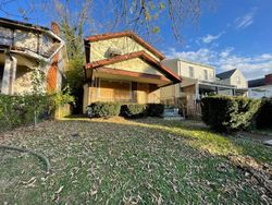 Pre-foreclosure in  OAKWOOD AVE Columbus, OH 43206