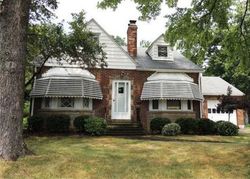 Pre-foreclosure in  SNOW RD Cleveland, OH 44130