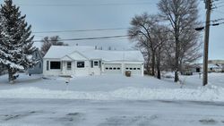 Pre-foreclosure in  9TH AVE SE Minot, ND 58701