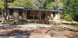 Pre-foreclosure in  NE 272ND AVE Old Town, FL 32680