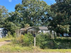 Pre-foreclosure in  GREENWOOD ST Bastrop, LA 71220