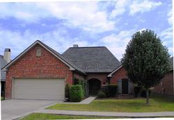 Pre-foreclosure in  COLCHESTER DR Broussard, LA 70518