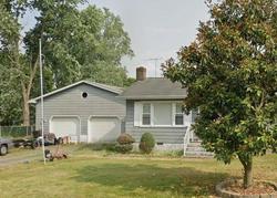Pre-foreclosure Listing in GREENBRIAR RD HARTLY, DE 19953