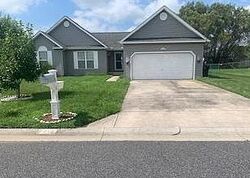 Pre-foreclosure in  E CHIMNEY TOP LN Felton, DE 19943