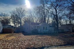 Pre-foreclosure Listing in WOODLAND RD LANSING, KS 66043
