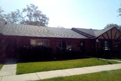 Pre-foreclosure in  DILLON LN Villa Park, IL 60181