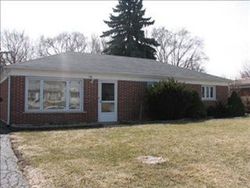 Pre-foreclosure in  E 13TH ST Lombard, IL 60148