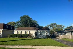 Pre-foreclosure in  S CHASE ST Wheaton, IL 60189