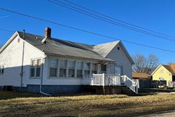 Pre-foreclosure in  WALNUT AVE Saint David, IL 61563