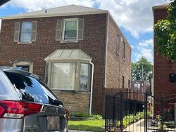 Pre-foreclosure in  W QUINCY ST Chicago, IL 60644