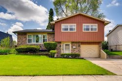 Pre-foreclosure in  163RD ST Tinley Park, IL 60477