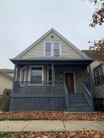 Pre-foreclosure in  W CUYLER AVE Chicago, IL 60634