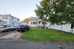 Pre-foreclosure in  RICHELIEU ST Norwalk, CT 06850