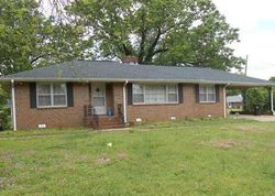 Pre-foreclosure in  LEE RD Tuscaloosa, AL 35401