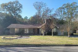 Pre-foreclosure in  WIMBLEDON DR Dothan, AL 36305