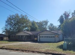 Pre-foreclosure in  VERNA CIR Daleville, AL 36322