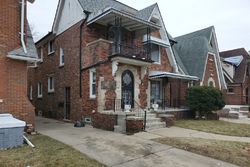 Pre-foreclosure Listing in ROSELAWN ST DETROIT, MI 48221