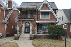 Pre-foreclosure in  ROSELAWN ST Detroit, MI 48221