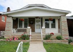 Pre-foreclosure in  ITASKA ST Saint Louis, MO 63109