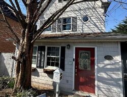 Pre-foreclosure in  MANOR RD Staten Island, NY 10314