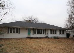 Pre-foreclosure in  HIGHVIEW RD East Peoria, IL 61611