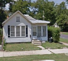 Pre-foreclosure in  N CHARLTON ST Peoria, IL 61605