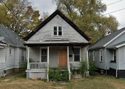 Pre-foreclosure in  W HOWETT ST Peoria, IL 61605