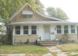 Pre-foreclosure in  S 2ND AVE Canton, IL 61520