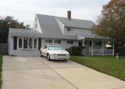 Pre-foreclosure in  GOLDENGATE RD Levittown, PA 19057