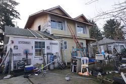 Pre-foreclosure in  NE SUMNER ST Portland, OR 97220