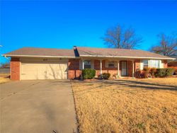 Pre-foreclosure in  SW 25TH ST El Reno, OK 73036