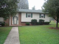 Pre-foreclosure in  SHEFFIELD DR Kannapolis, NC 28083