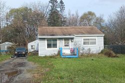 Pre-foreclosure in  REIS DR Cicero, NY 13039