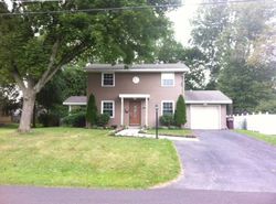 Pre-foreclosure in  ROSEWOOD CIR Syracuse, NY 13212