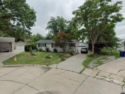 Pre-foreclosure in  DELMAR ST E Papillion, NE 68046