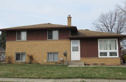 Pre-foreclosure in  VICEROY DR Sterling Heights, MI 48310