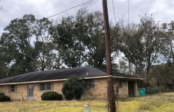 Pre-foreclosure in  VIOLET DR Opelousas, LA 70570