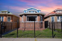 Pre-foreclosure in  S BLACKSTONE AVE Chicago, IL 60619