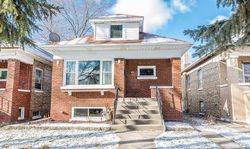 Pre-foreclosure in  CLARENCE AVE Berwyn, IL 60402