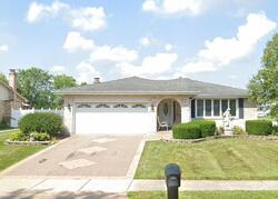Pre-foreclosure in  WINDSOR DR Orland Park, IL 60462