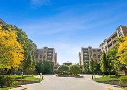 Pre-foreclosure in  W TOUHY AVE  Lincolnwood, IL 60712