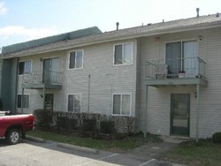 Pre-foreclosure in  WISTERIA LANDING CIR UNIT 203 Louisville, KY 40218