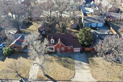 Pre-foreclosure in  S MINNEAPOLIS AVE Wichita, KS 67211